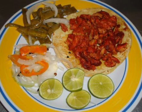 Taco de Bistec Adobado de Cerdo